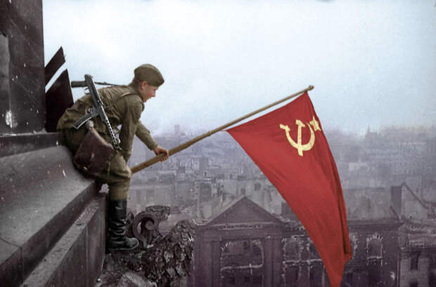 18. Советский флаг над Берлином, 1945 год время, россия, фотография, цвет
