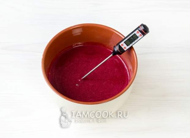 Остудить ягодную смесь