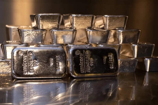 Цена на серебро впервые в истории превысила 91 доллар за тройскую унцию