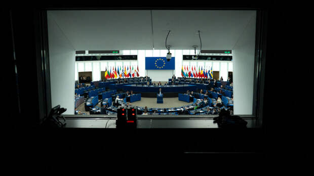 Евросоюз запретит морские перевозки российской нефти в 20-м пакете санкций