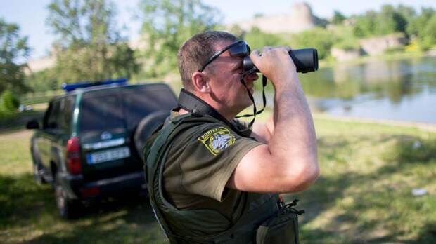 В Эстонии перекрыли дорогу, проходящую через Россию