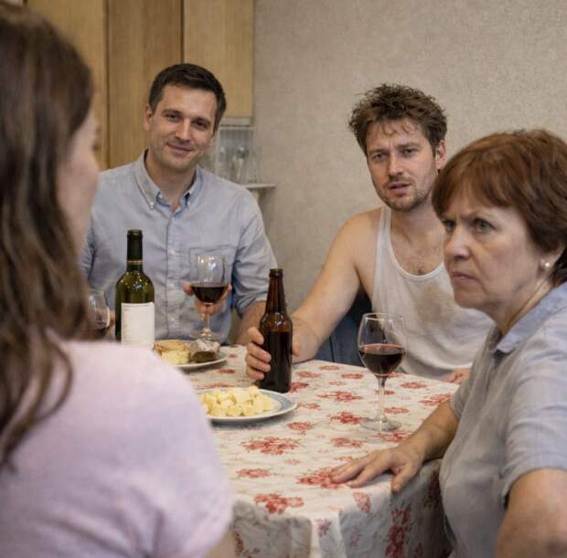 Собирай вещи. Поживёшь у мамы — там тебя точно оценят.