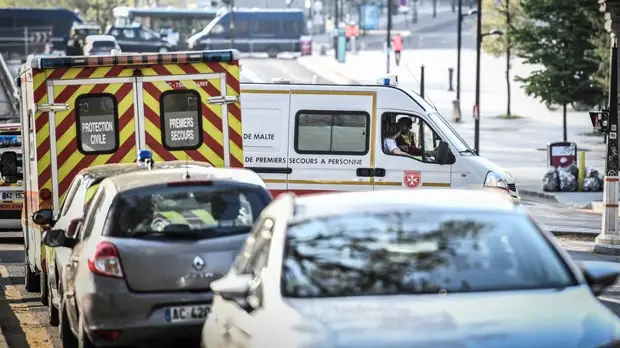 BFMTV: девять человек утонули на юге Франции из-за высоких волн на море