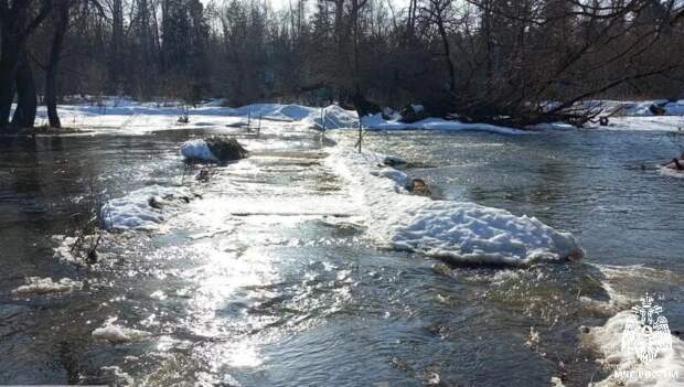 На Смоленщине затопило две дороги