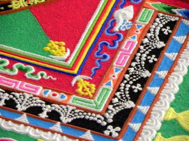 Песочные мандалы: тибетское искусство замысловатых картин