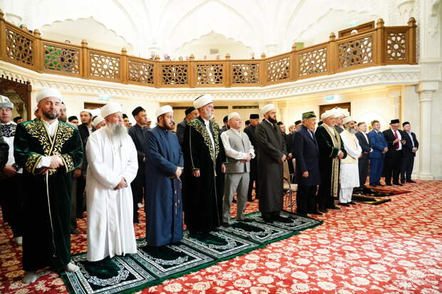 Татарстан мөфтие: Татар халкын тарих битләрендә нәфес күп тапкырлар харап итте