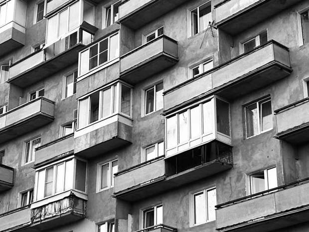 В Петербурге появились объявления о продаже «студий» в хрущевках