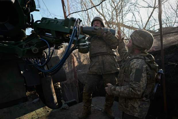 Зеленский поручил разработать новый план обороны Украины. Что это значит?