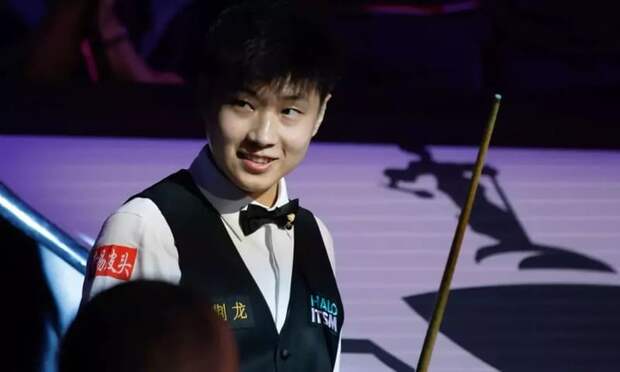 Чжао Синьтун сразится с Ишпритом Сингхой Чадхой в третьем раунде English Open 2025 (фото: SnookerHQ)