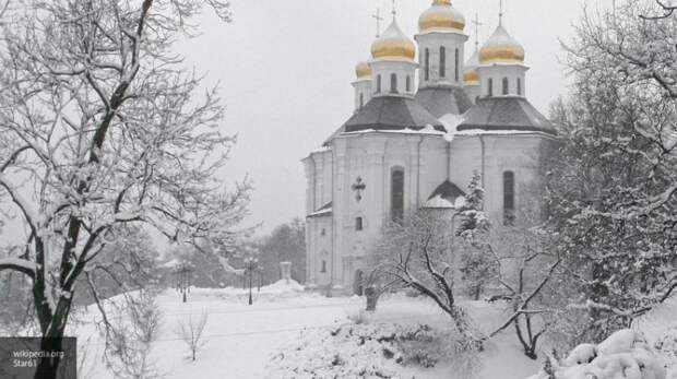 В Кривом Роге неизвестные подожгли храм УПЦ и расписали стены нацистской символикой