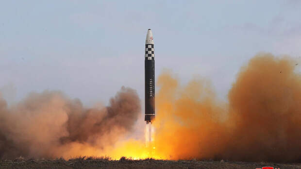 КНДР выпустила десять баллистических ракет в сторону Японского моря