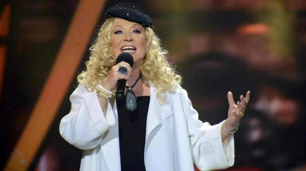 Директор Аллы Пугачёвой прокомментировала слухи о возвращении певицы в Россию