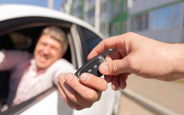 Каждый четвёртый новый автомобиль в России — Lada. А что с остальными?