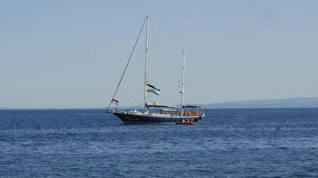 Израиль задержал яхту с Гретой Тунберг и гумпомощью для палестинцев