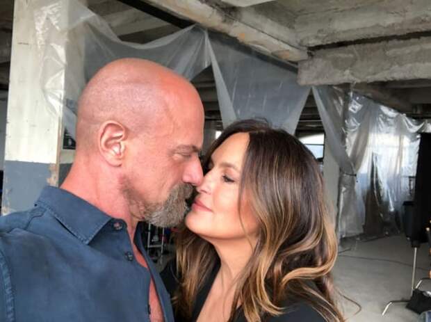 Christopher meloni and mariska hargitary rehearse