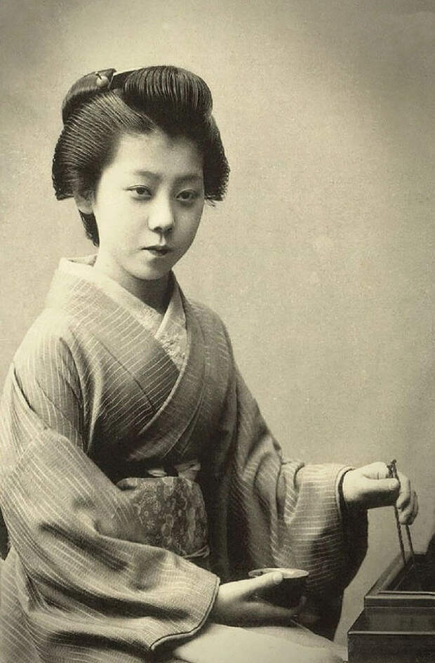 vintage-women-beauty-1900-1910-98__605
