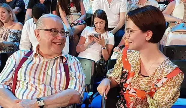 Жена петросяна брухунова. Брухунова и степаненко. Дети петросяна. Дети петросяна. Сын татьяны брухуновой.