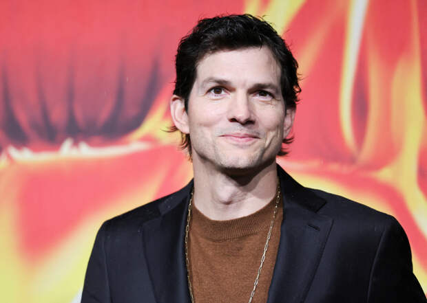 Эштон Катчер прокомментировал слухи об отказе с Милой Кунис от душа