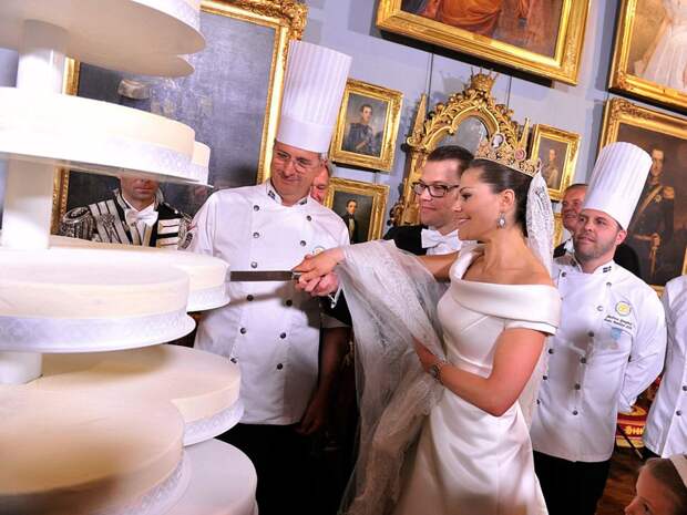Подборка поразительных королевских свадебных тортов