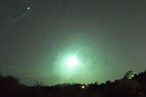 Над Британией пронёсся ярко‑зелёный огненный шар