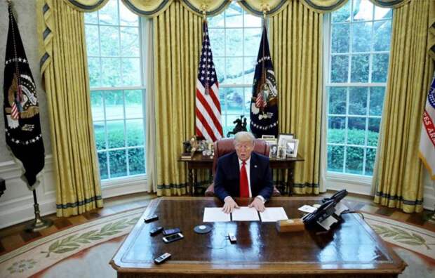 Пресса США: грядет переворот – Трампа «выволокут» из Овального кабинета