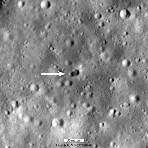 Зонд NASA нашел на Луне двойной кратер от падения ступени китайской ракеты