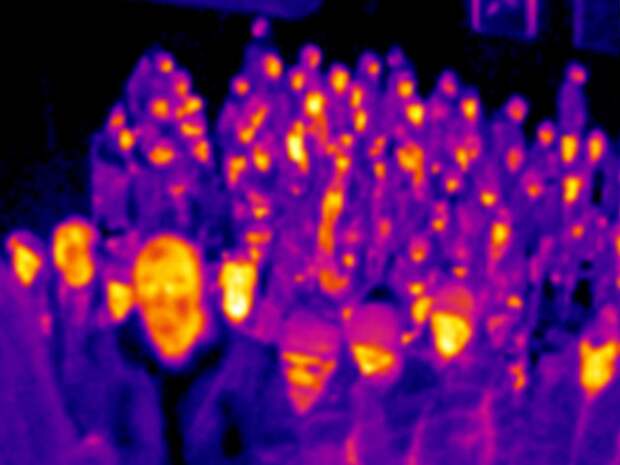 Вот как тепловизор видит людей в метро