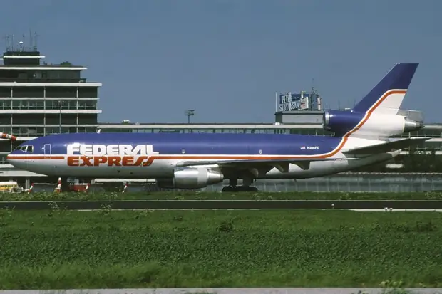 McDonnell Douglas MD-10-30(F) Federal Express (FedEx) N306FE, AMS Amsterdam (Schiphol), Netherlands PP1262199607.jpg