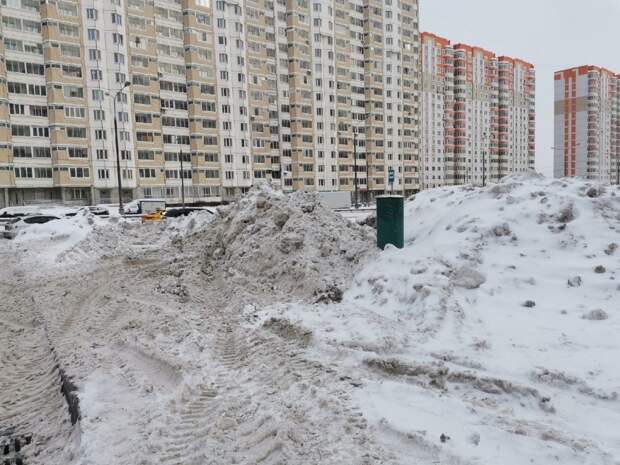 Снежные завалы в Некрасовке уберут до 21 января