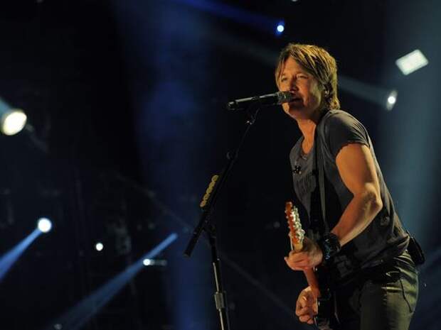 Keith Urban performs at CMA Fest at LP Field Saturday June 7, 2014, in Nashville, TN.