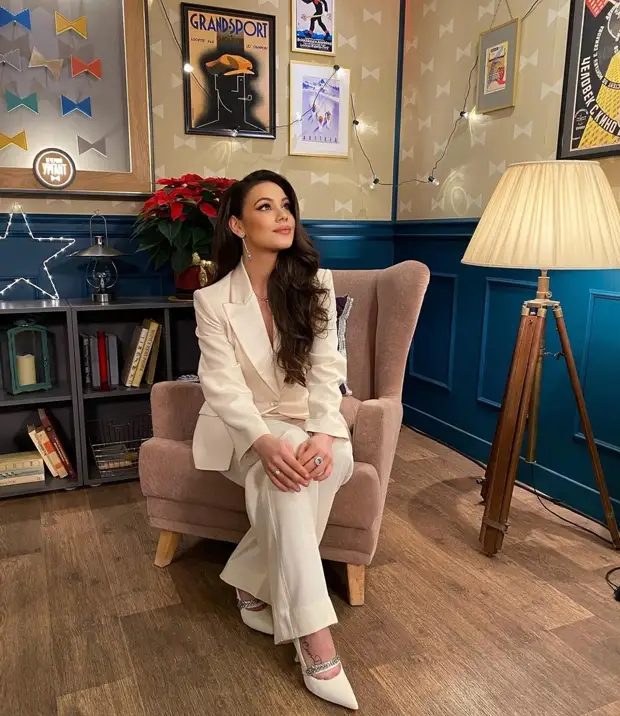 Алина Загитова показала фото без макияжа