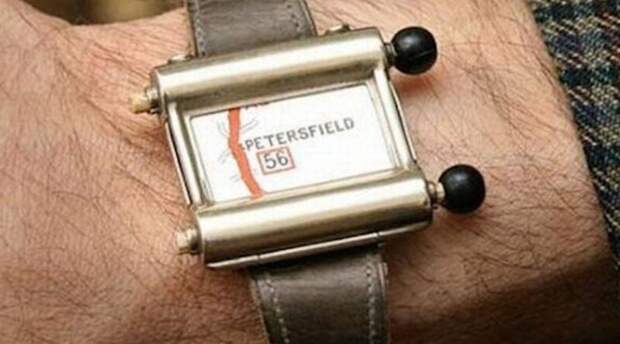 И бонус - первый навигатор, 1927: индикатор маршрута Plus Four Wristlet