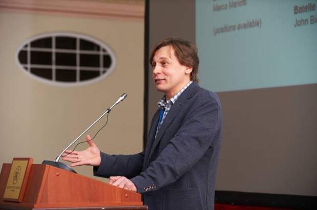 Вадим Гладышев на конференции «Биомедицинские инновации для здоровья и долголетия». Фото IVAO.