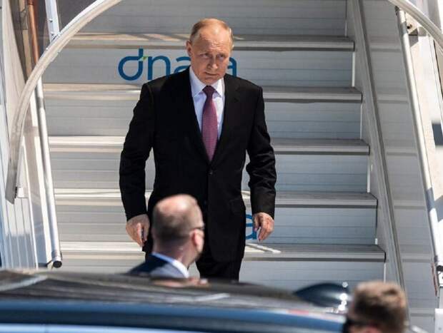 СМИ узнали, что предшествовало неожиданному визиту Путина в ОАЭ и Саудовскую Аравию