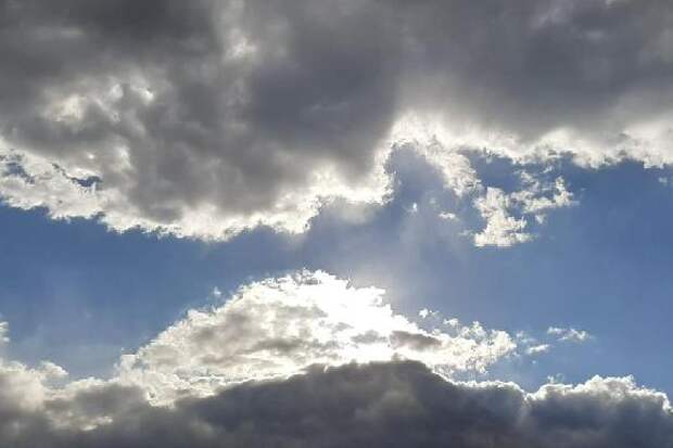 На Солнце произошли три сильные вспышки