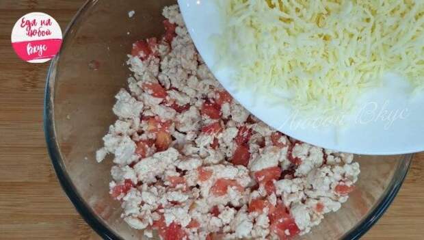 Рецепт пирожков очень доступный и благодаря начинке очень вкусная получается выпечка! Пирожки в духовке прямо сочные, мягкие воздушные!-7