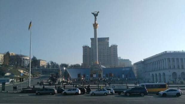 Кравчук: ситуация на Украине приняла угрожающий характер