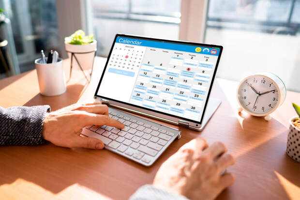 Юрист Хаминский: постоянные опоздания на работу могут грозить увольнением