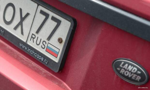 В Минске москвичка на Range Rover покусала инспекторов, пыталась съесть протокол range rover, женщина за рулем, минск, погоня, пьяный за рулем