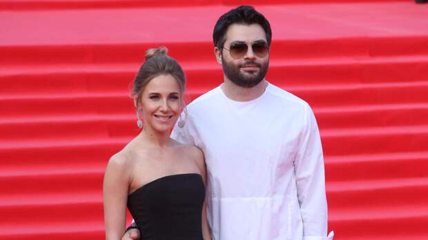 Юлия Ковальчук оправдала Алексея Чумакова после скандала с возмутительными заявлениями о браке