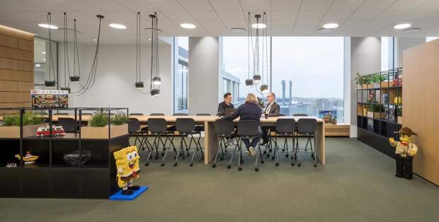 Как выглядит офис компании LEGO в Дании