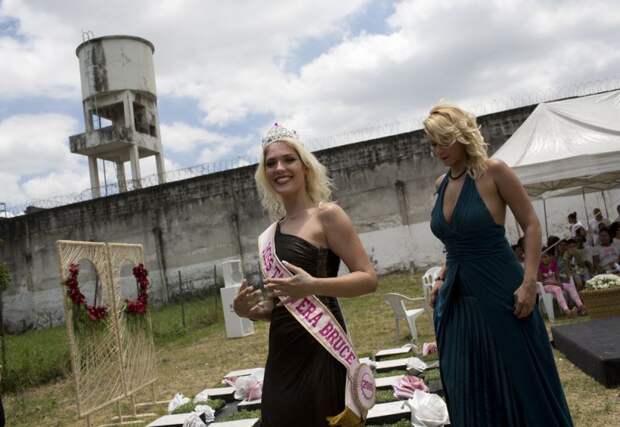 В бразильской тюрьме прошел конкурс красоты среди зэчек