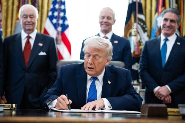 СМИ сообщили об уходе с поста спецпосланника Трампа