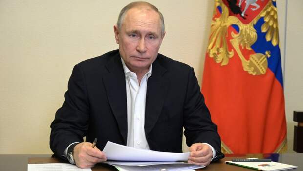 Путин наложил вето на закон об ответственности журналистов за распространение фейков