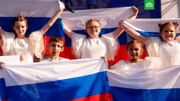 В Москве пройдет более 60 культурных мероприятий по случаю Дня флага России
