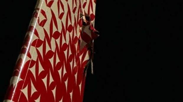 Поврежденный хвост российского самолета Sukhoi Superjet 100 / Фото: Baza