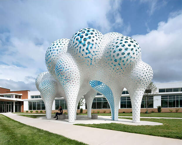 Столпы мечтаний: воздушная шарообразная скульптура из 3564-х частей