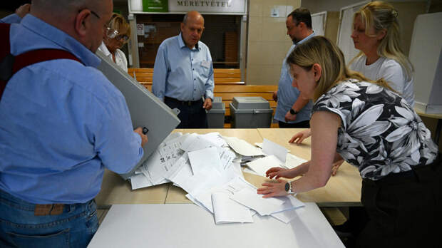 Голосование на парламентских выборах завершилось в Венгрии