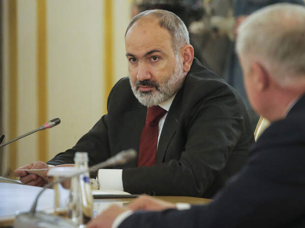 Пашинян назвал Карапетяна «калужским олигархом» в контексте переселения армян