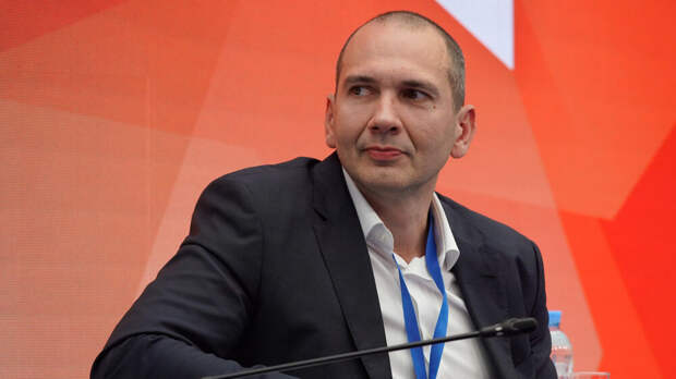 Mash: жена покончившего с собой экс-замглавы Минтруда ушла от него из-за побоев